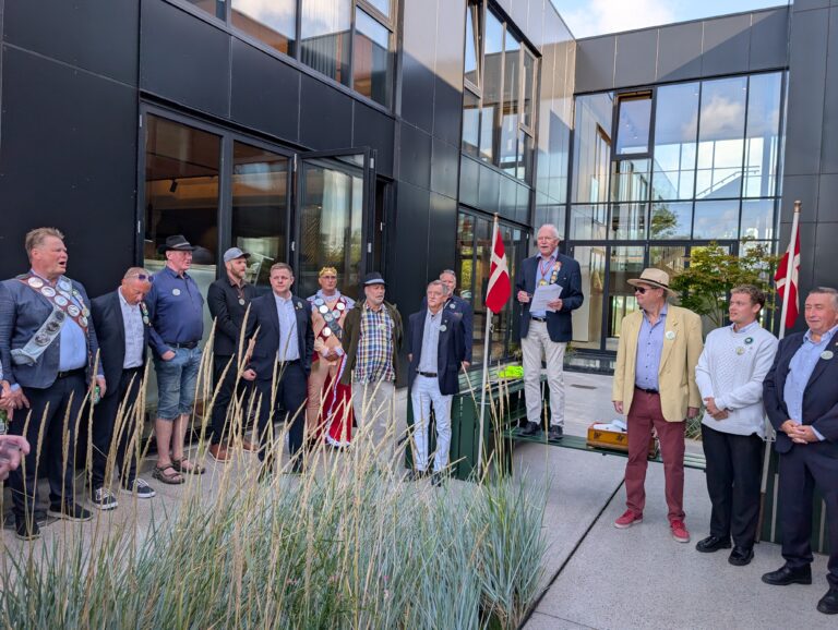 PXL 20250810 064750872